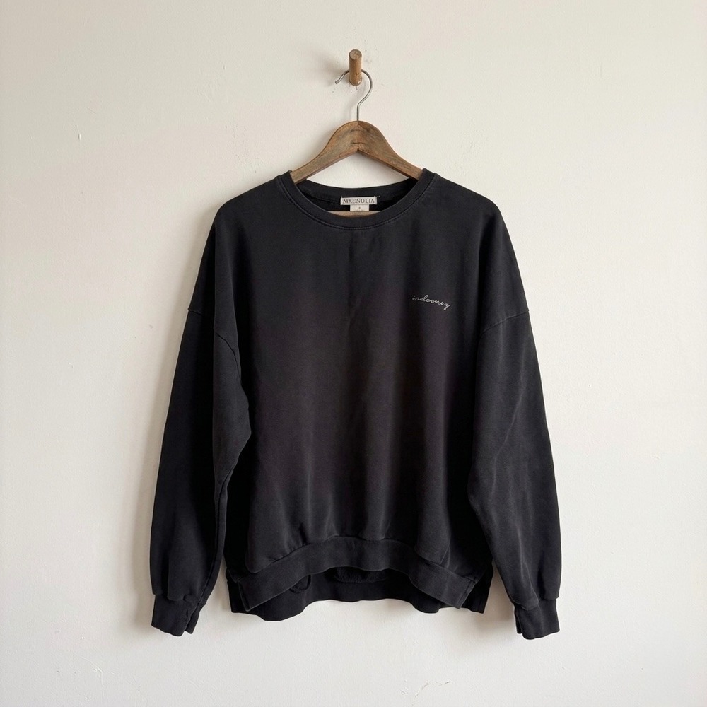 Magnolia Indoorsy Embroidered Crewneck Sweatshirt Black Large 5894-6QR-VU USA
